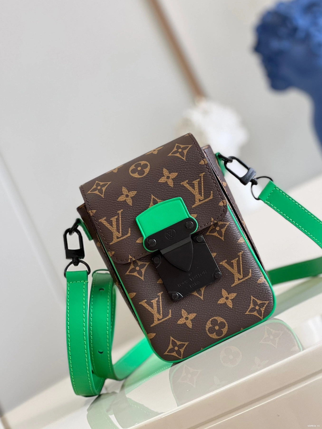 WIS LOUIS WALLET VUITTON VERTICAL WEARABLE S-LOCK 0830